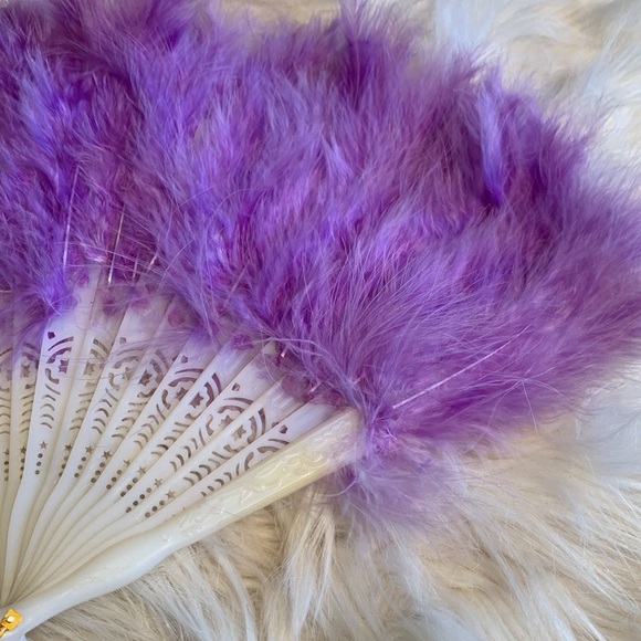 Purple Feather Handheld Fan - Picture 3 of 9